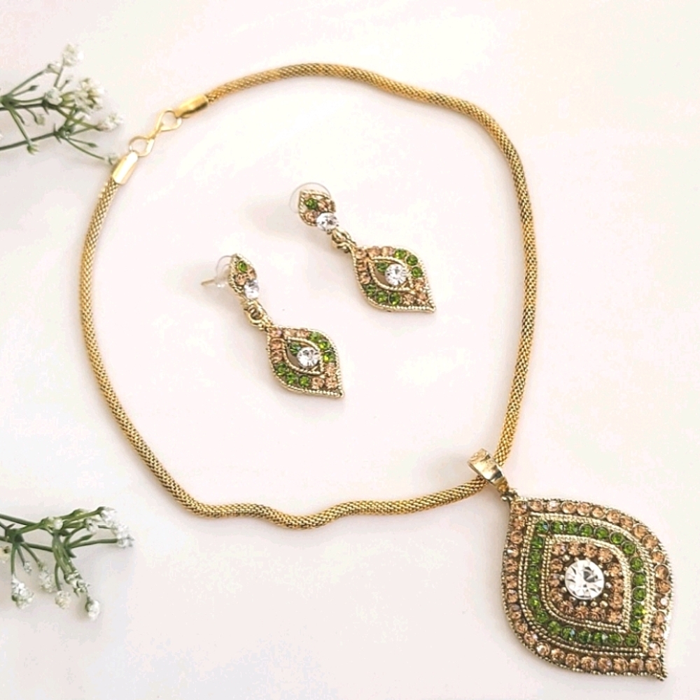 Necklace Set